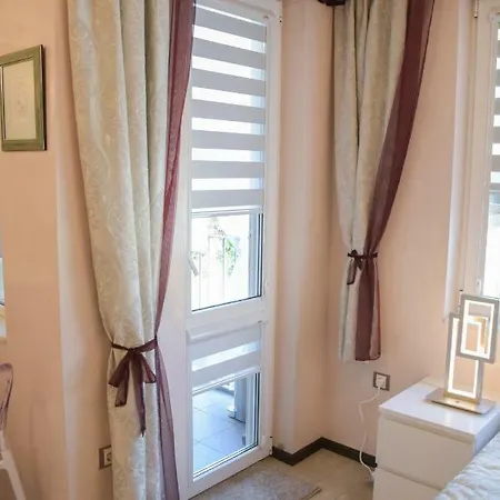 Derelli Deluxe And Derelli Adorable * София