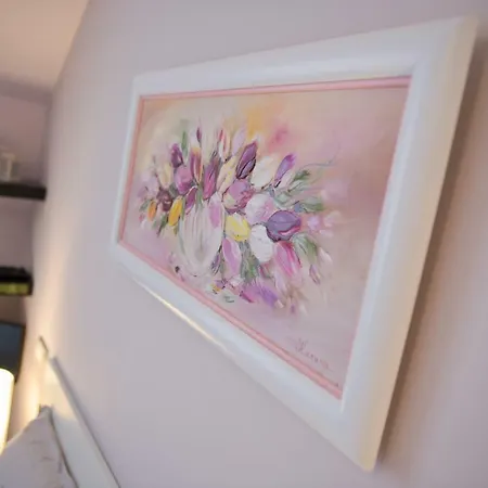 Derelli Deluxe And Derelli Adorable *