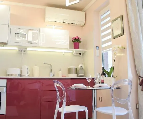 Derelli Deluxe And Derelli Adorable