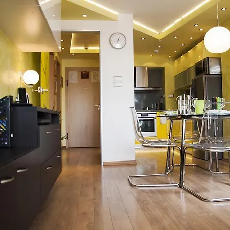 Derelli Deluxe And Derelli Adorable *