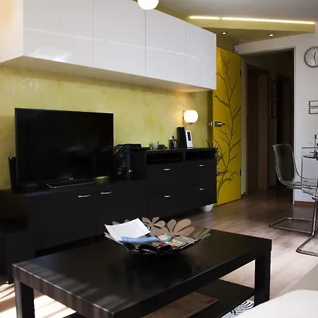 Derelli Deluxe And Derelli Adorable