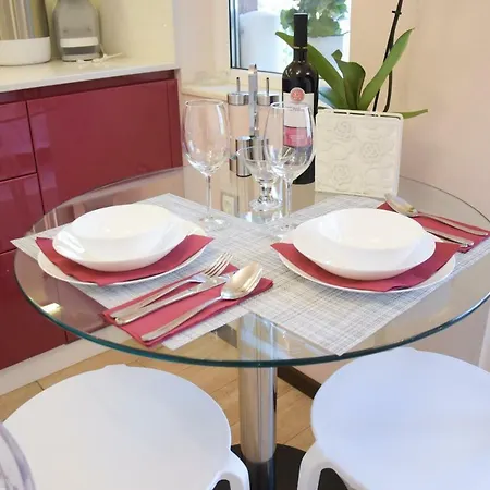 Derelli Deluxe And Derelli Adorable Apartament