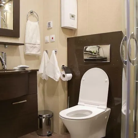 Derelli Deluxe And Derelli Adorable