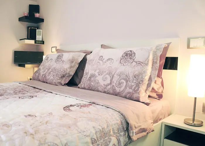 Derelli Deluxe And Derelli Adorable *