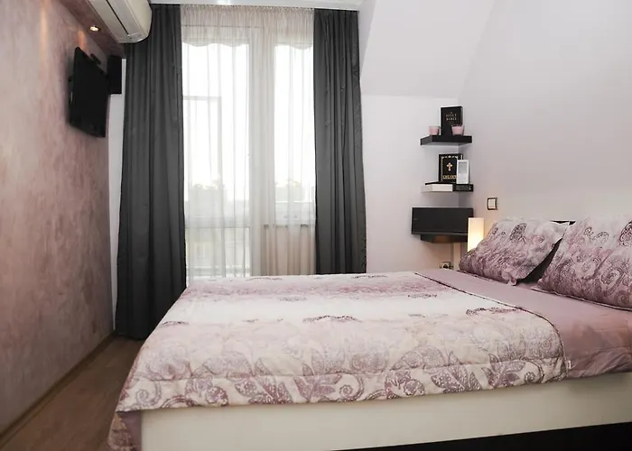 Derelli Deluxe And Derelli Adorable * Sofía