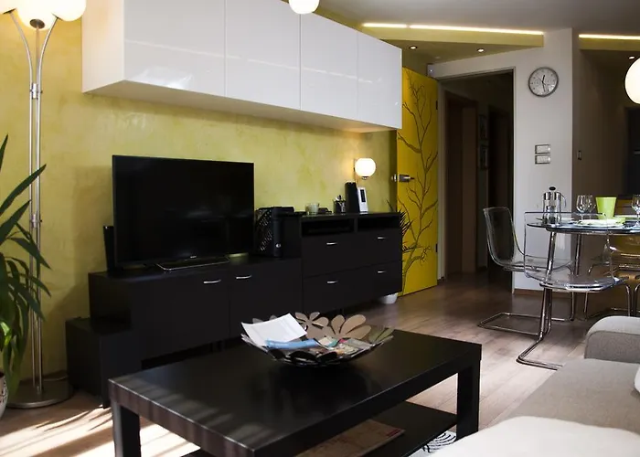 Derelli Deluxe And Derelli Adorable