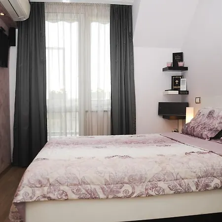 Derelli Deluxe And Derelli Adorable * Sófia