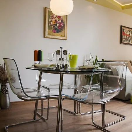 Derelli Deluxe And Derelli Adorable